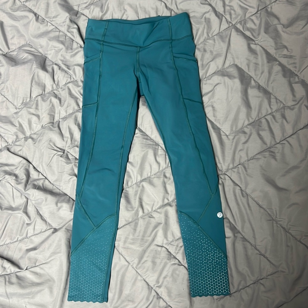 (RARE) Teal Lululemon Scalloped Leggings
